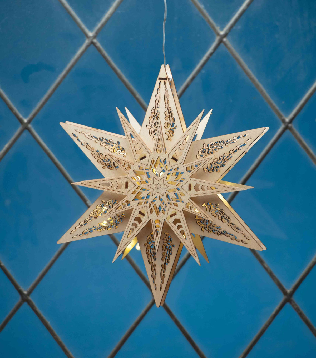Wooden hanging star LED